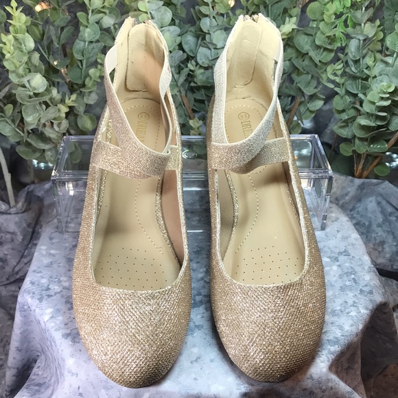 Women’s Size 9.5M Dream Pairs Gold Sparkle Flats with Elastic Ankle Cross Bands - Picture 3 of 9